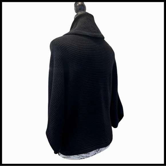 Todd & Duncan Women's Cashmere Kimono Sweater. Black. Small - Picture 4 of 11